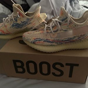 Yeezy Boost 350 V2